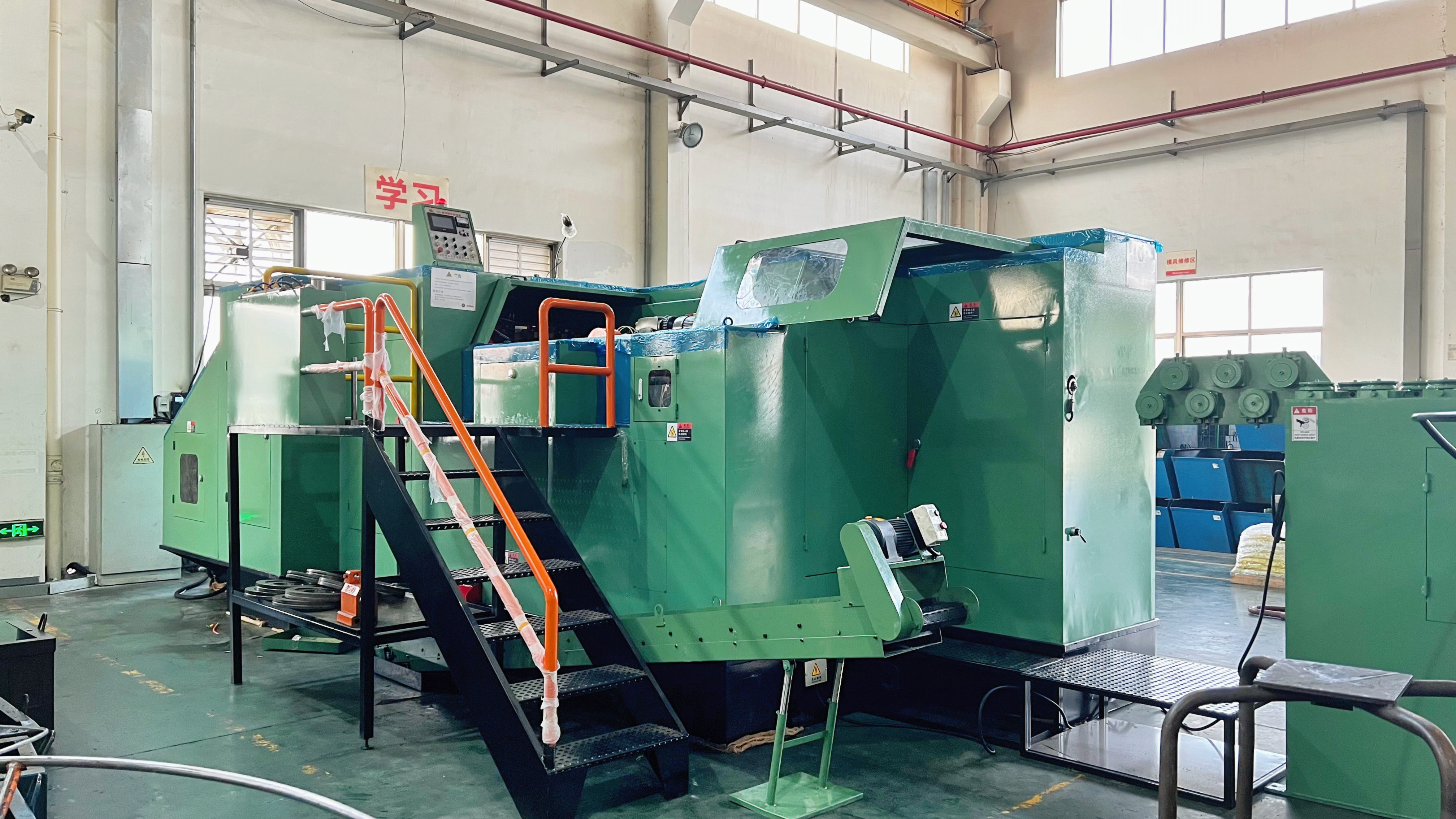 మా సాధనాలను అప్‌గ్రేడ్ చేయడం, మా క్రాఫ్ట్‌ను పరిపూర్ణం చేయడం: జిన్సిక్సీ పెద్ద-పరిమాణ ఫాస్టెనర్‌లను ఉత్పత్తి చేయడానికి 24B కోల్డ్ హెడ్డింగ్ మెషీన్‌ను పరిచయం చేసింది